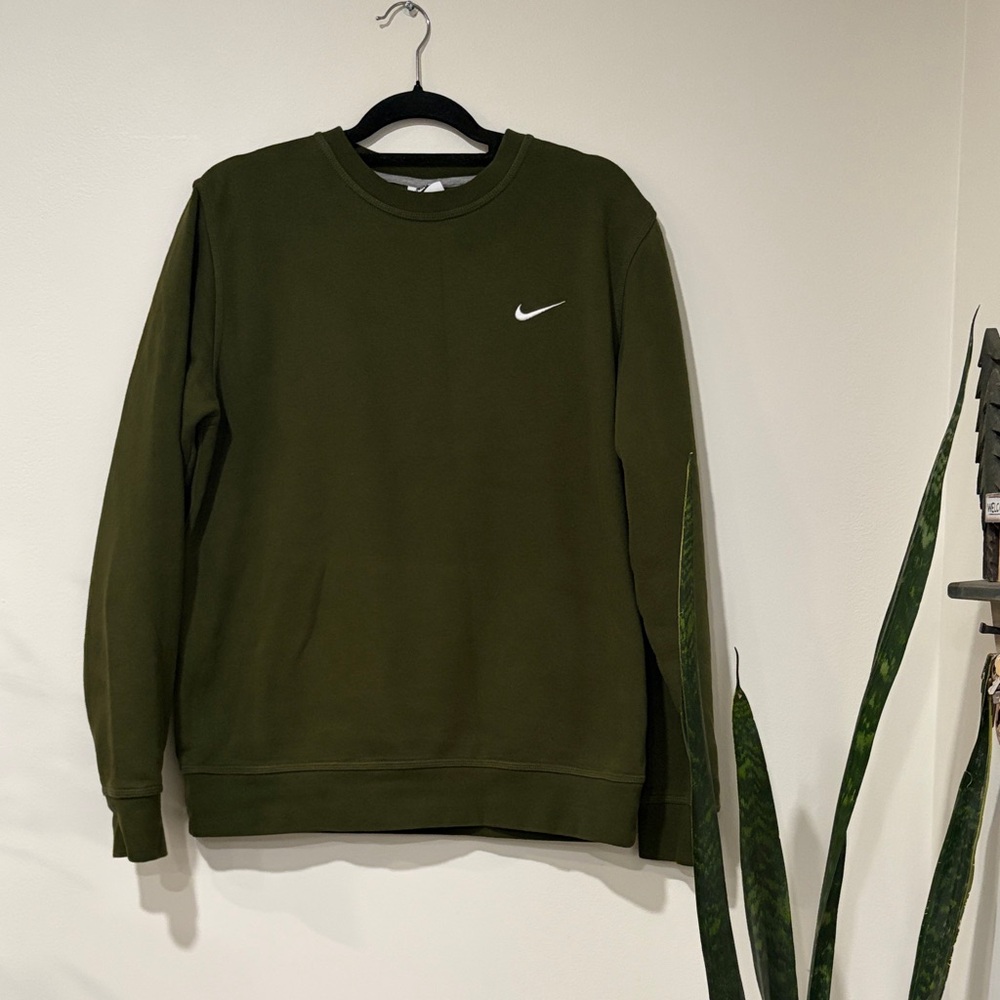 Nike Men's Dark Green Crewneck Sweater